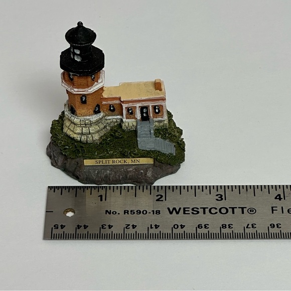 Split Rock MN Lighthouse Collectible Figurine 3 in Tall - Picture 7 of 9